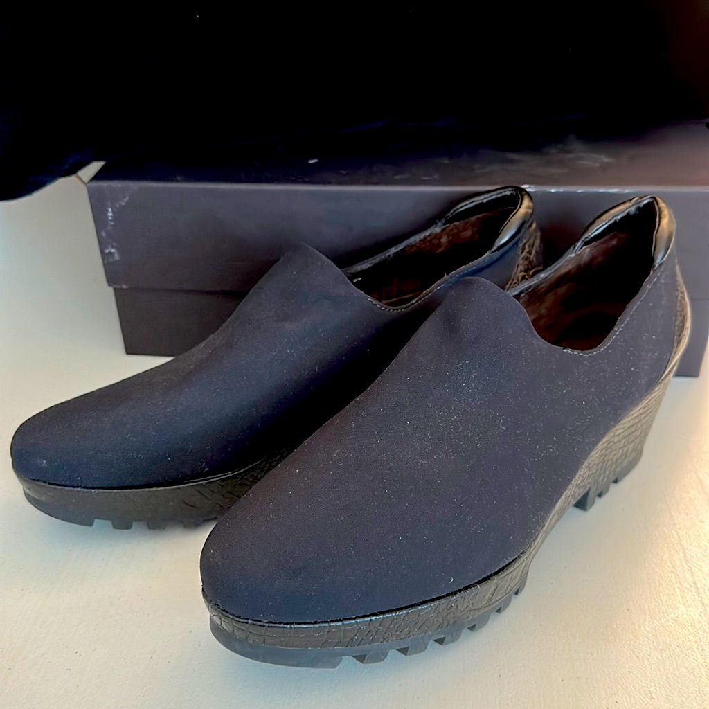 Donald J Pliner Black Sip On Fabric Platform Shoes 9 N Narrow